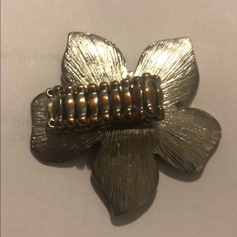 Flower shape adjustable ring. - Picture 2 of 3